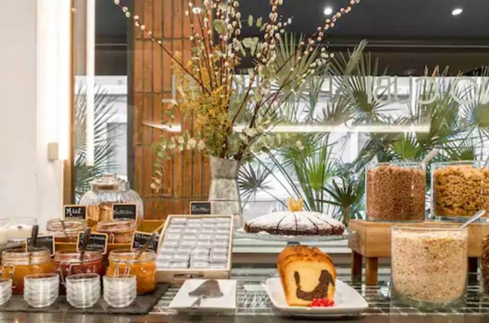 ✈ SPANIEN | Barcelona - Mariano Cubi Aparthotel Barcelona 4*, 2 Näc...