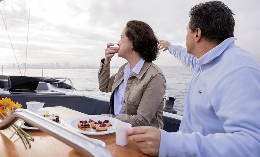 Image 8: Experiencia De Navegacion En Un Velero Exclusivo En Barcelona