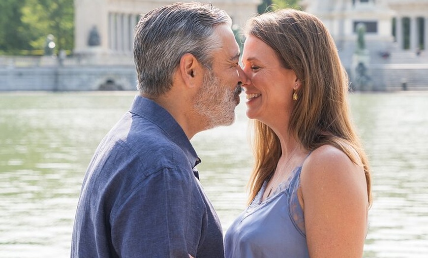 Image 14: Sesión de fotos profesional en el Parque del Retiro de Madrid