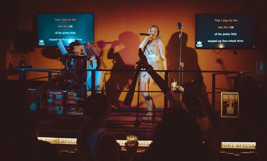 Image 3: Proyecto Barcelona X : Karaoke, Paradas de playa + VIP para afters