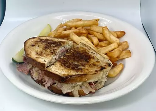 5% Cash Back at Sassy's Bar and Grille