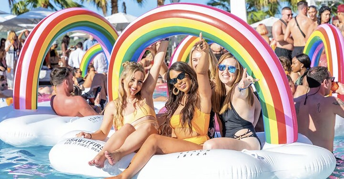 Party Pass con acceso a discotecas y piscina en Ibiza