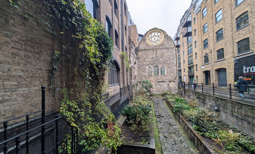 Image 4: Off the Beaten Track St Pauls Southwark and Shakespeare