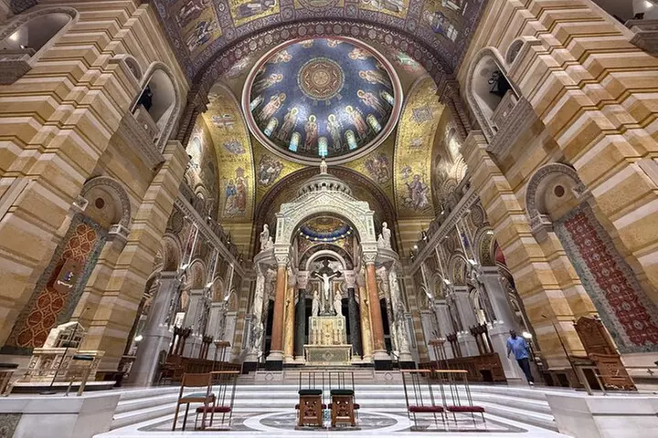 "StL's Best Sights and Bites" - Your Private Tour in St. Louis
