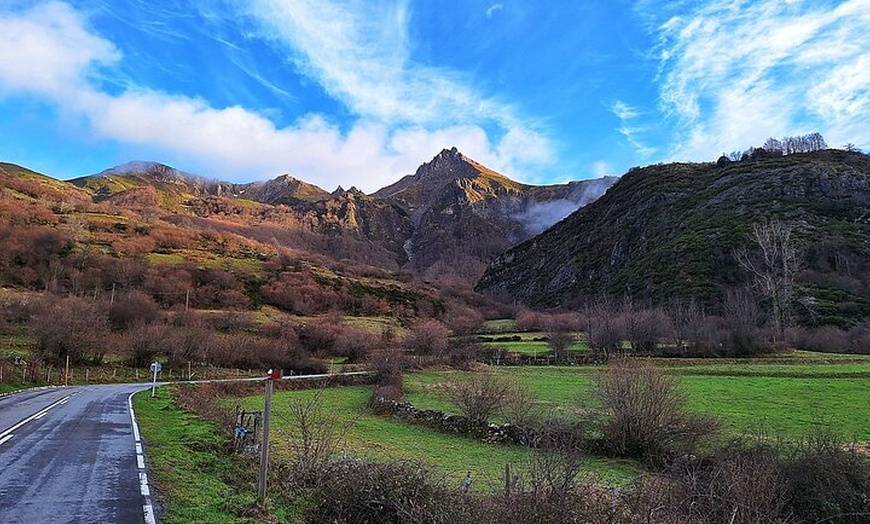 Image 9: Reserva de la Biosfera de Somiedo y sus Pueblos - desde Oviedo