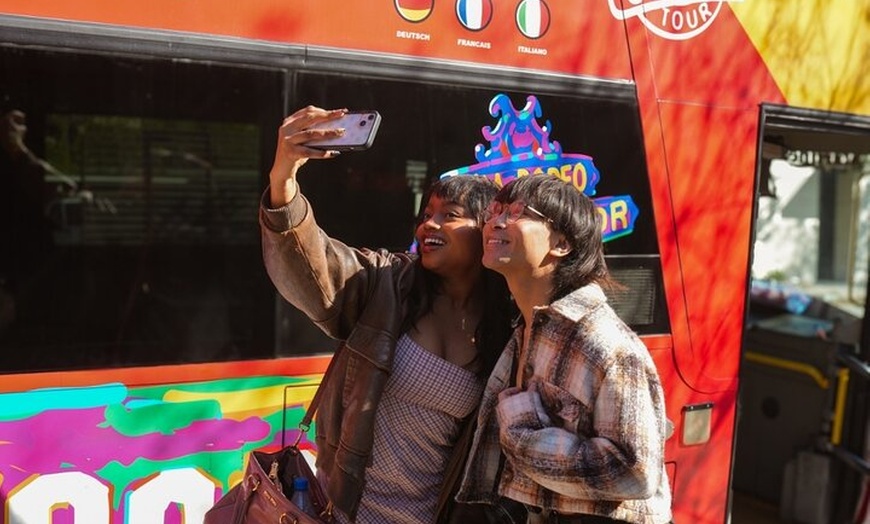 Image 11: Los Angeles Celebrity Homes Tour and 2-Day Hop-on Hop-off Package