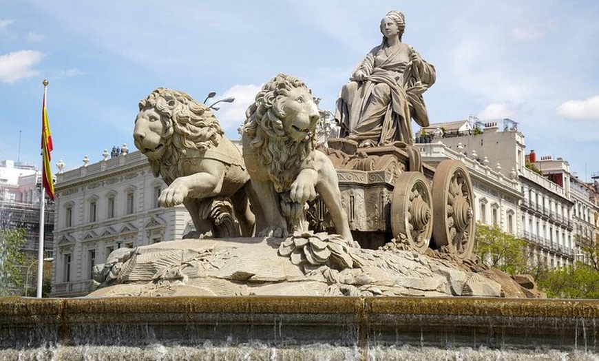 Image 2: Tour privado a pie por el casco antiguo de Madrid y el centro de la...