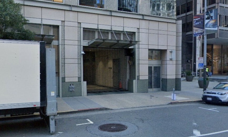 Image 3: Parking at 150 California St. Garage