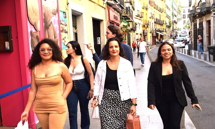 Image 23: Visita Guiada por Restaurantes Centenarios con Cena de Tapas