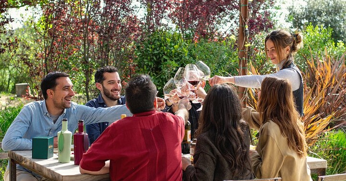 Paseo entre viñas y cata de vinos en Girona