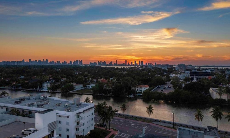 Image 12: ✈ FLORIDE | Miami - Hotel Continental Miami Beach, Tapestry Collect...