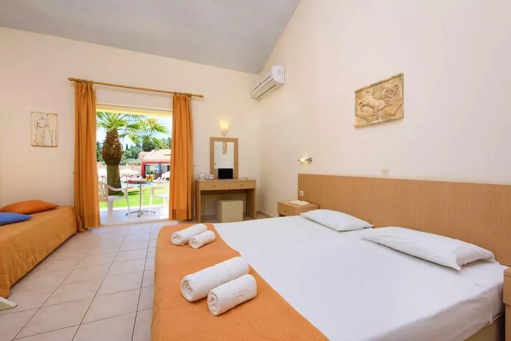 ✈ CORFOU | Kavos - Olympion Village Hotel 3*, 3 nuit - Demi-pension...