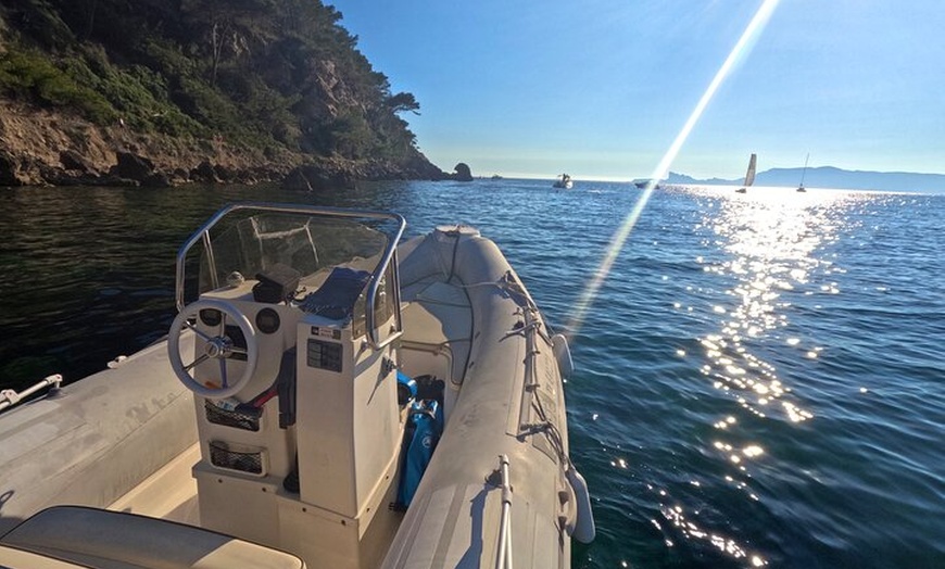 Image 1: Un Bateau Privatisé, dans les Calanques de Port d'Alon !