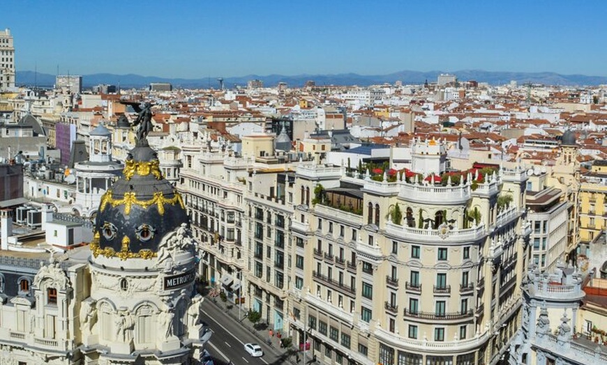 Image 3: Sunset Photography Golden Madrid en una bicicleta eléctrica