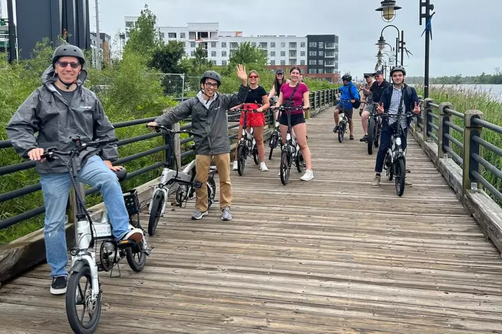2-Hr, 45 Min Tour de Wilmington E-Bike Tour/Sightseeing/History