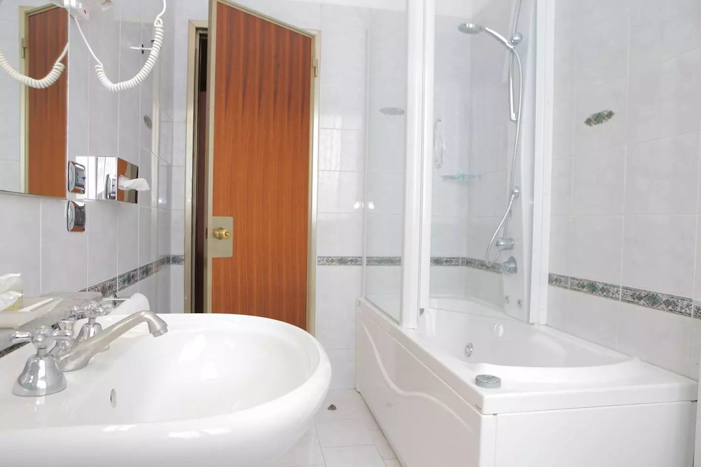 ✈ ITALIË | Milaan - Hotel Bristol Milano 4*, 2 nachten - Stadscentrum