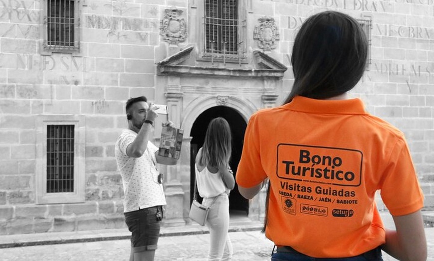 Image 11: Tour Por Baeza con Entrada a la Catedral