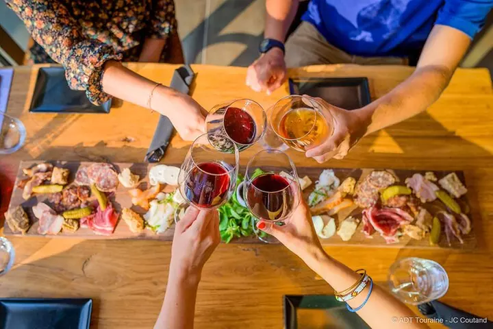 Caves Ambacia, visite et initiation à la dégustation, Amboise