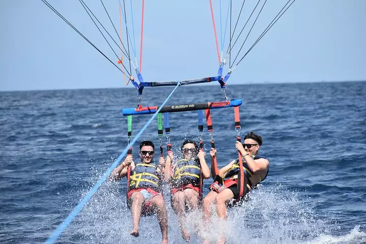 Parasailing in Waikiki from Oahu Hawaii