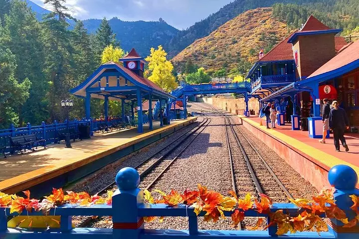 Pikes Peak COG Railway & Garden of Gods Tour - Primary Image