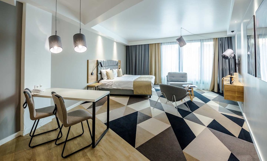 Image 1: ✈ POLEN | Krakau - Aparthotel Lwowska 1 4*, 3 nachten - Spa