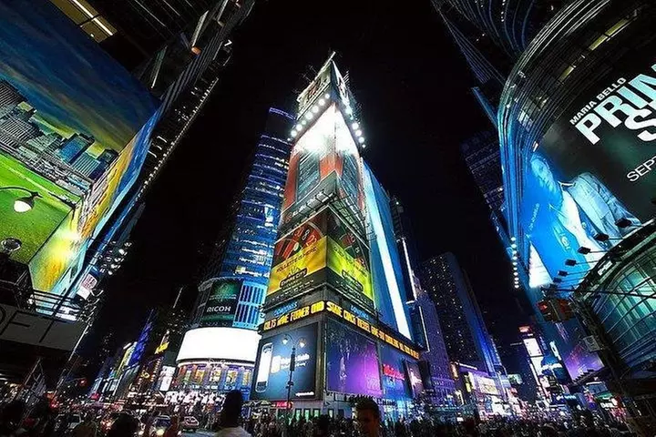 New York City Rooftop Bar Crawl with VIP Skip-the-Line Entrance - Second Medium