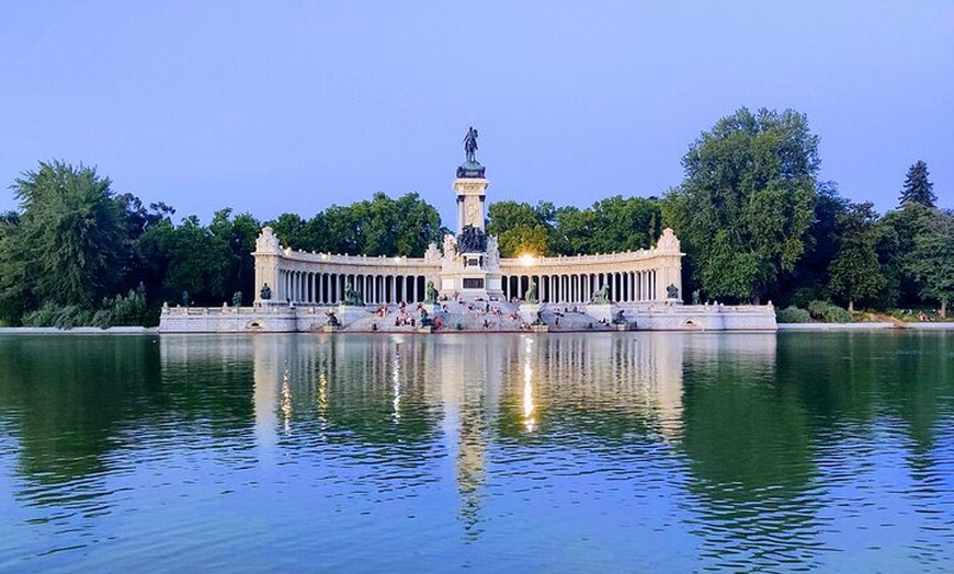 Image 3: Green Madrid Tour E Aventura en bicicleta por parques y monumentos