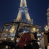 Image 3: Visite des Lumières de Noël de Paris en GolfCart : Expérience Privée