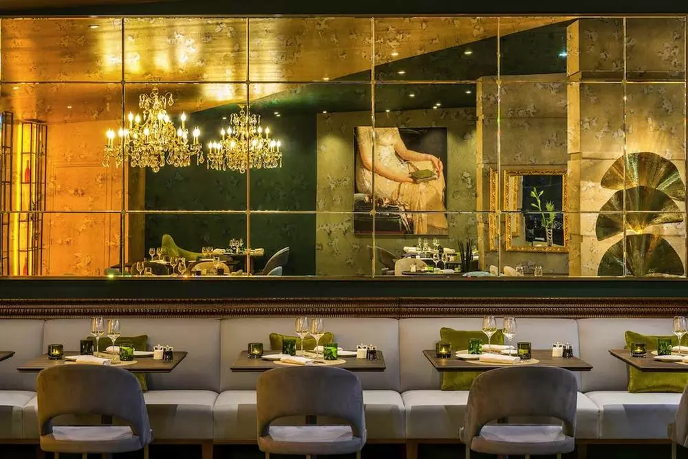 ✈ FRANCE | Versailles - Le Louis Versailles Château Hotel - MGaller...