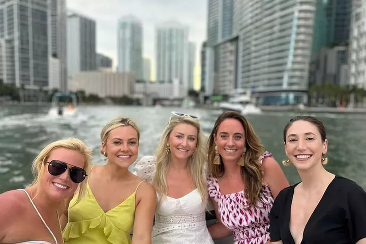 Miami Boat Tour –Day and Night Cruises with Champagne
