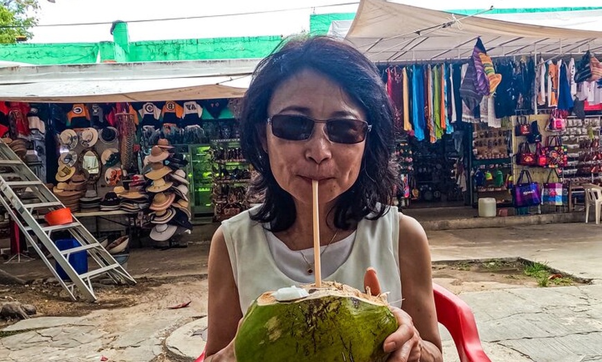 Image 10: Shopping and Mexican food in a Private Guided Cancun Tour