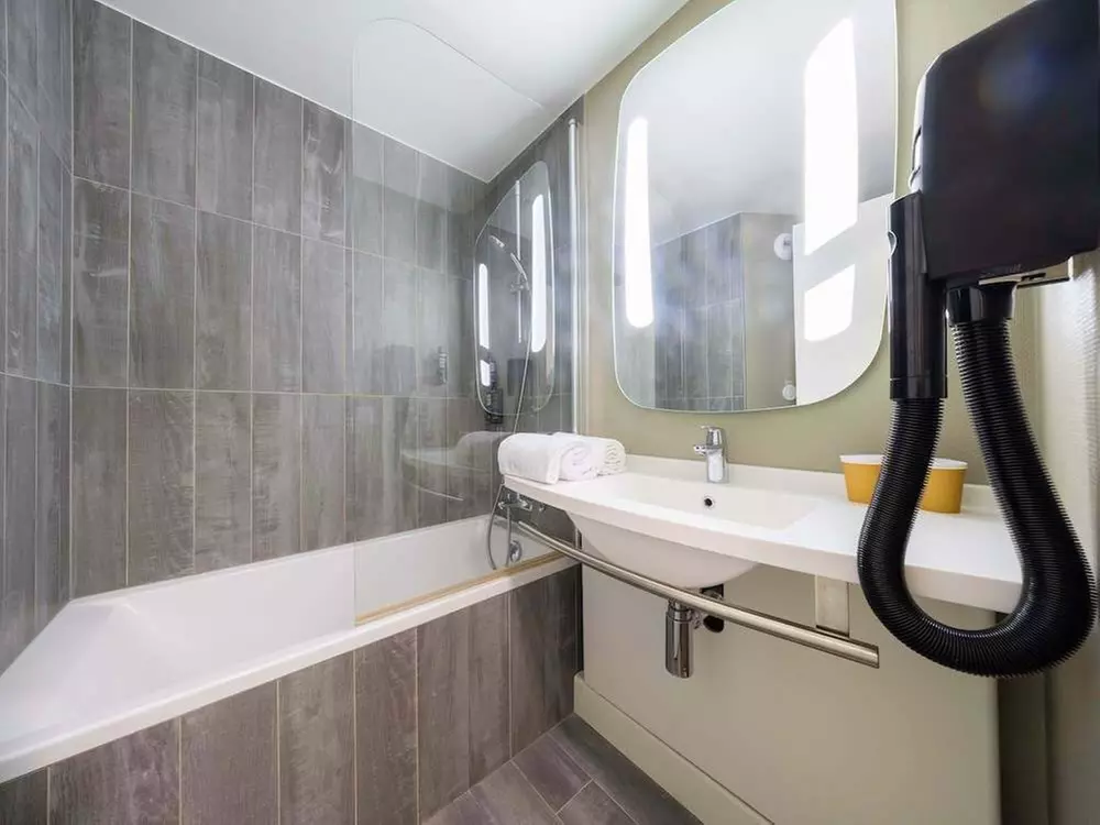 ✈ FRANKREICH | Paris - Ibis Paris Alesia Montparnasse 3*, 1 Nacht -...