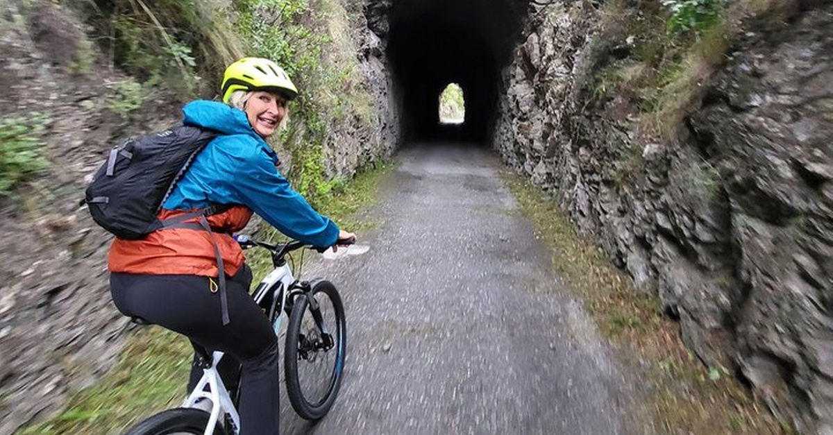 Aventura en bicicleta eléctrica en Granada por Sierra Nevada