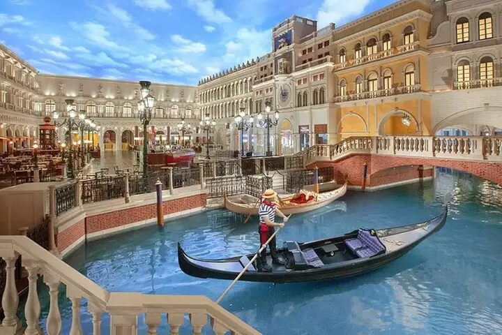 Las Vegas Night Tour, Fremont St. Experience, & Welcome sign