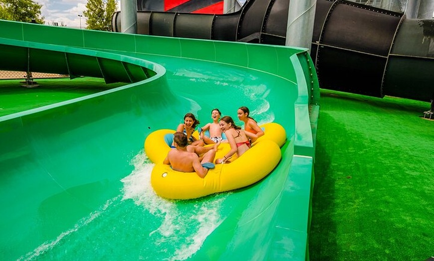 Image 4: Entrada Parque Warner Beach Madrid