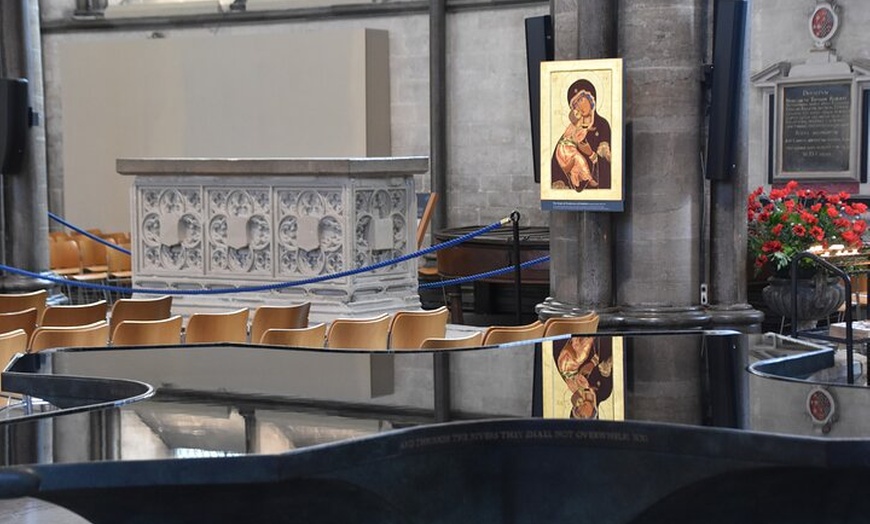 Image 11: Private Taxi Tour to Stonehenge and Sailsbury