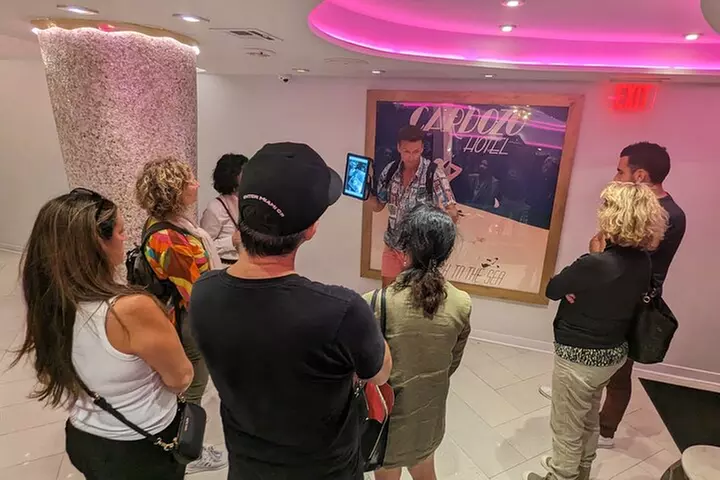 Award-winning Art Deco & Hidden Gems Walking Tour in Miami Beach