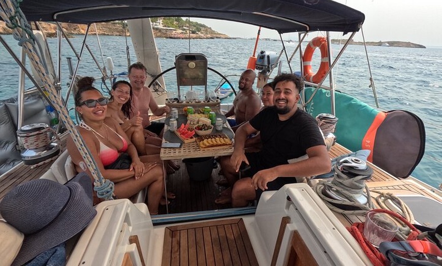 Image 17: Holistic Day Charter Paseo en Velero