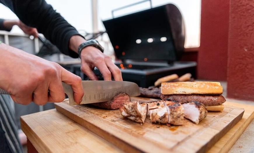 Image 21: Barbacoa en un atico en el centro de Barcelona con un chef