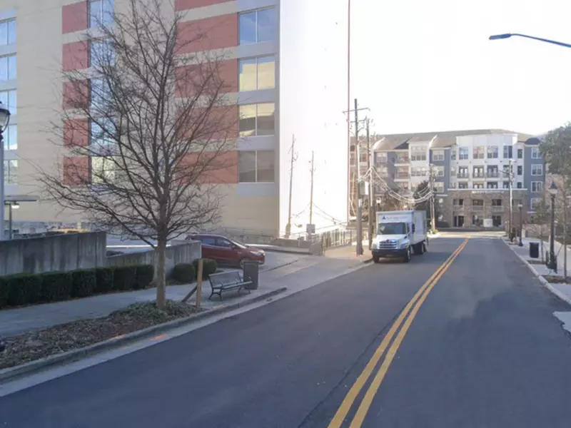 Parking at 2061 Peachtree Rd. Garage