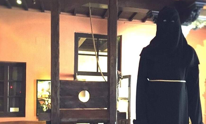 Image 7: Tour Nocturno y Museo de la Inquisición en Granada Misteriosa