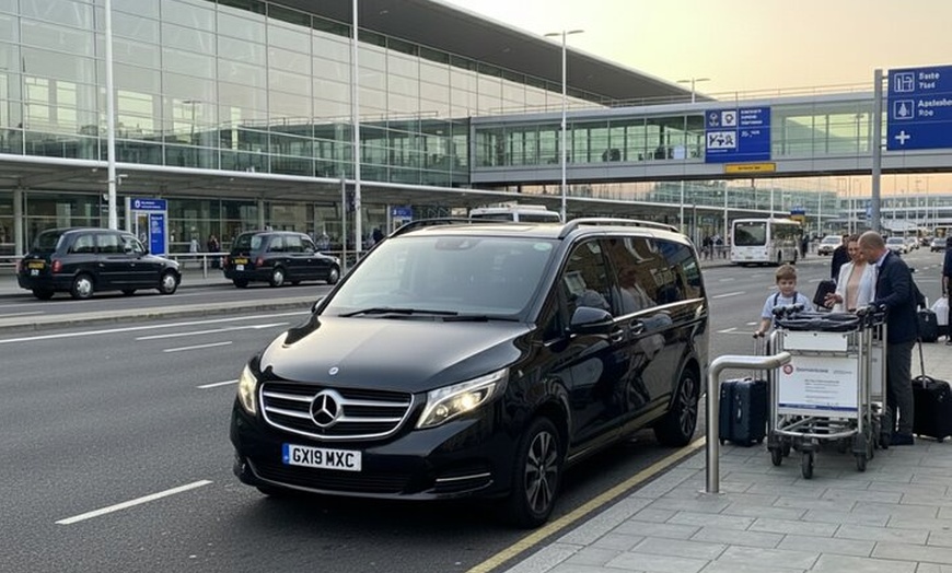 Image 4: Heathrow Airport to/from London - Private with Meet & Greet