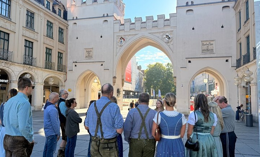 Image 2: Münchner Biertour Starkbierfest im Original Löwenbräukeller