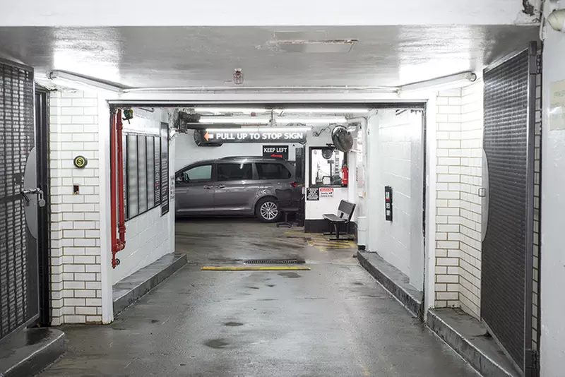 Parking at iPark - 650 Parking Corp. Garage
