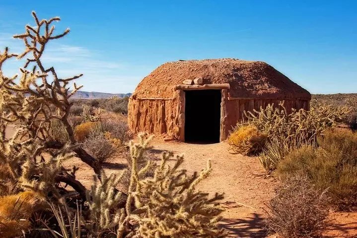 Grand Canyon Skywalk & Seven Magic Mountains Tour