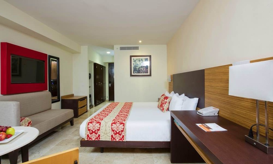 Image 5: ✈ MESSICO | Cancún - Krystal Cancún 4*, 5 notti - Piscina esterna