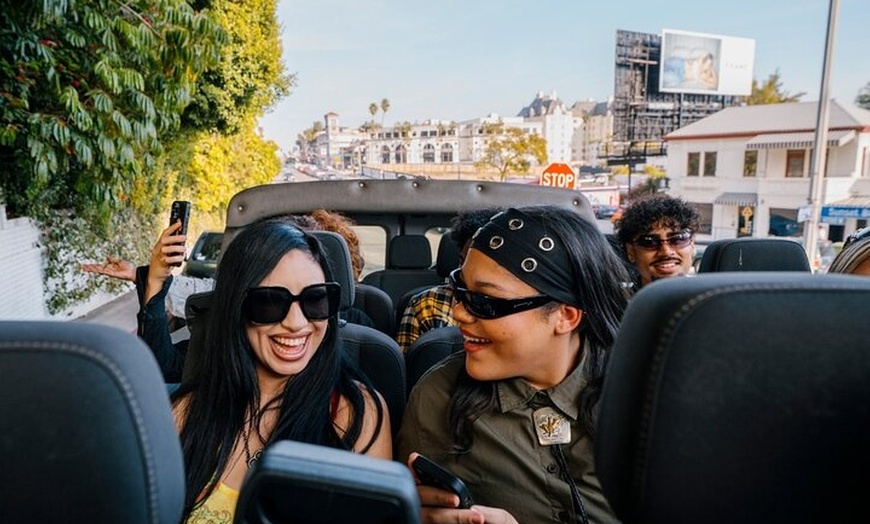 Image 4: Celebrity Homes Tour & Hop-on Hop-off Bus Package