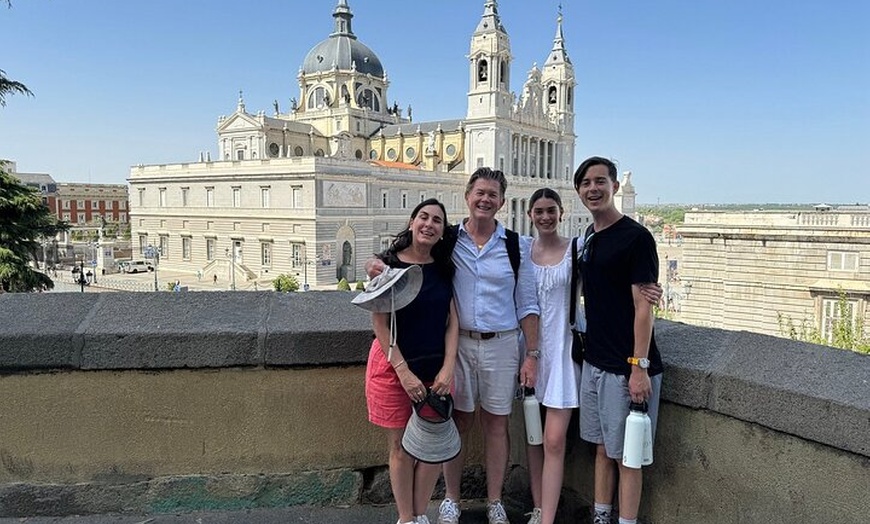 Image 10: Visita guiada a pie por la Ciudad Vieja de Madrid Semiprivada 12ppl...