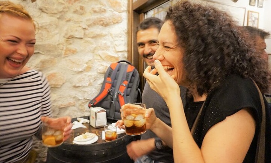 Image 7: Auténtico Tour de Tapas y Vinos en Fuengirola : ¡Come como un local!