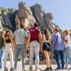 Image 1: Explore Montserrat y La Sagrada Familia en un día